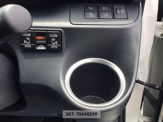 Toyota SIENTA 2021-04 7963751-16
