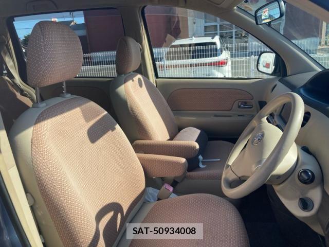 Toyota SIENTA 2012-03 7980998-12