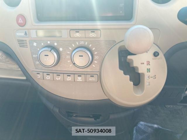 Toyota SIENTA 2012-03 7980998-19