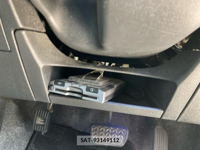 Toyota SIENTA 2013-09 7980995-23