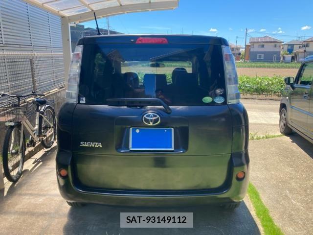 Toyota SIENTA 2013-09 7980995-6