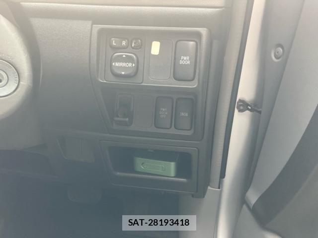 Toyota SIENTA 2005-10 7980997-12