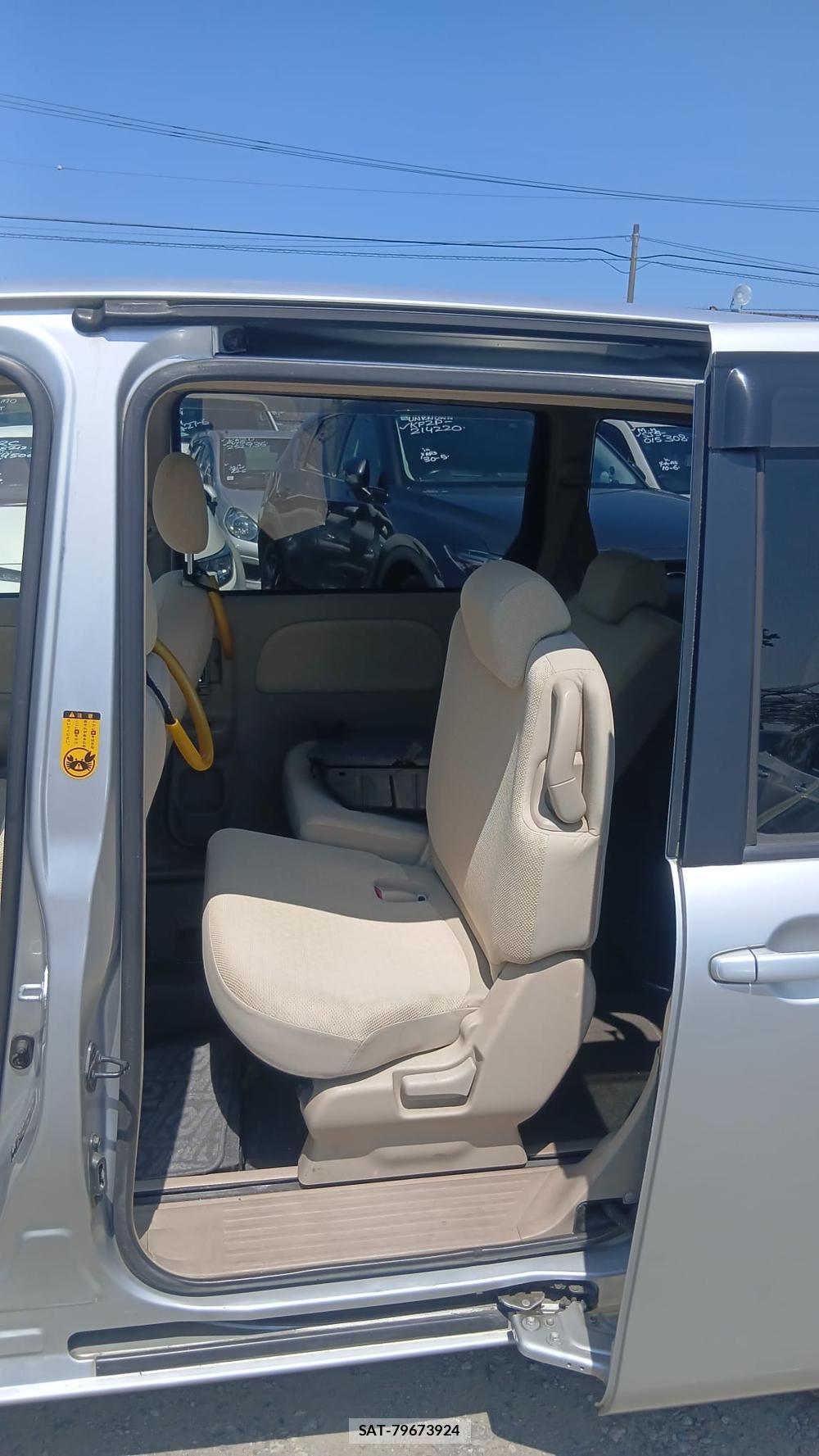 Toyota SIENTA 2008-03 7633714-9