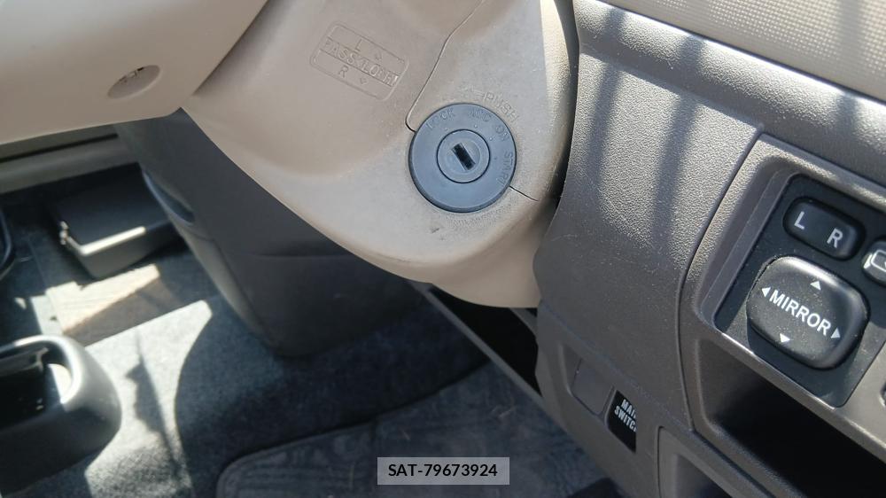 Toyota SIENTA 2008-03 7633714-14