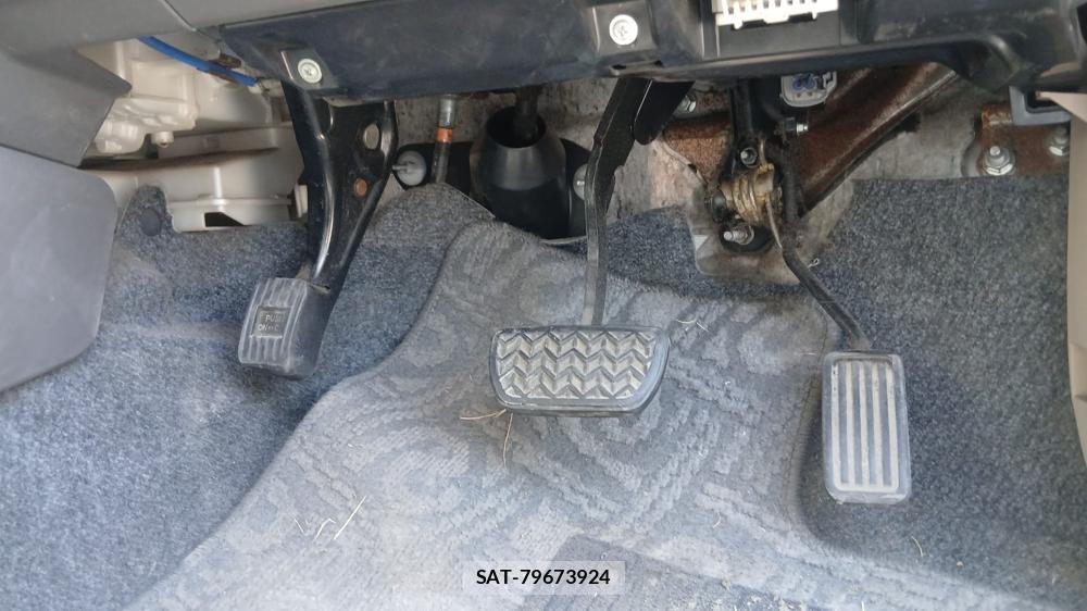 Toyota SIENTA 2008-03 7633714-19