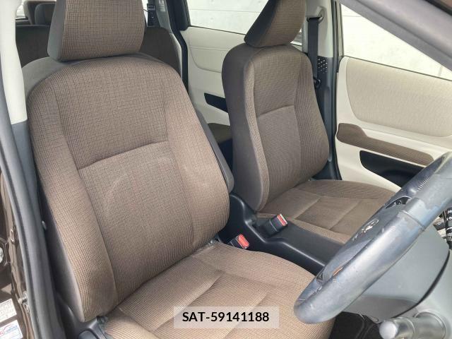 Toyota SIENTA 2016-02 7980990-22