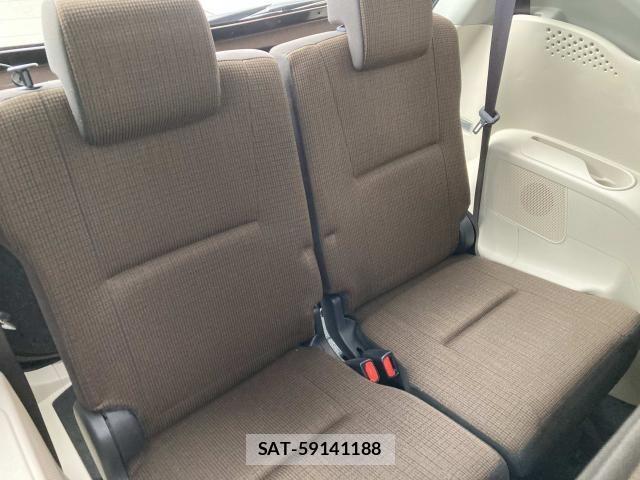Toyota SIENTA 2016-02 7980990-24
