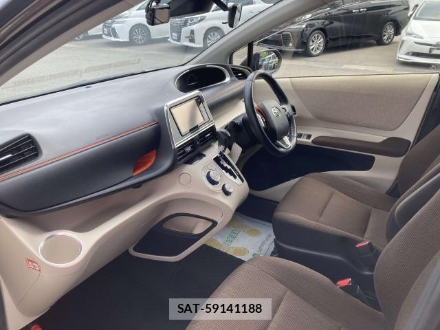 Toyota SIENTA 2016-02 7980990-25