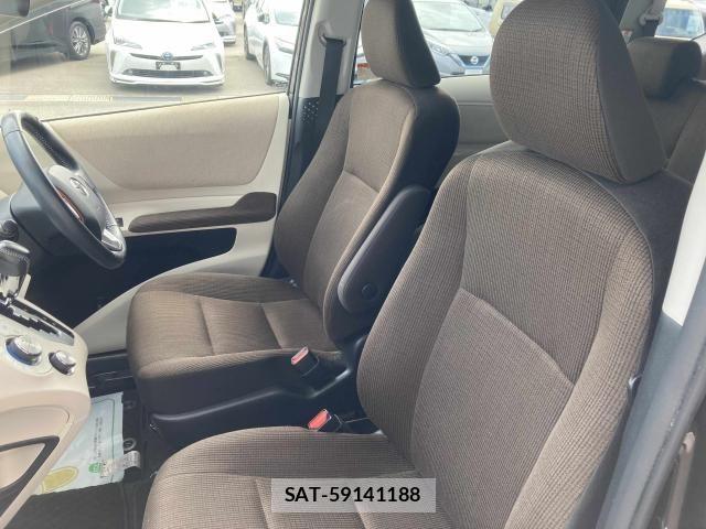 Toyota SIENTA 2016-02 7980990-26