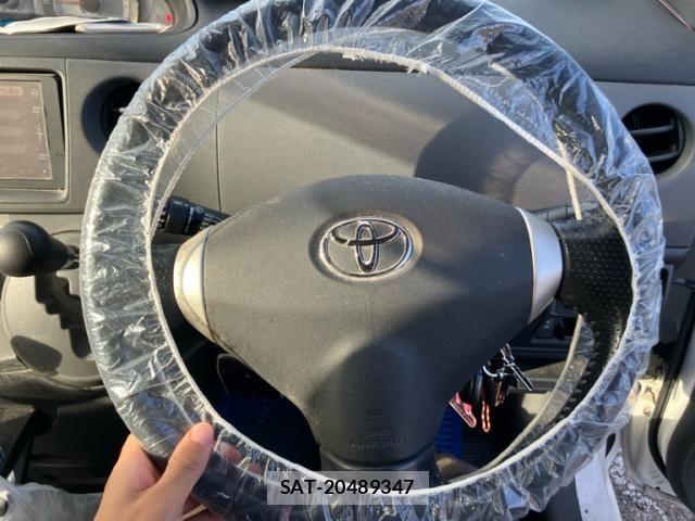 Toyota SIENTA 2011-11 7980996-10