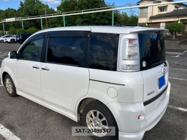 Toyota SIENTA 2011-11 7980996-1