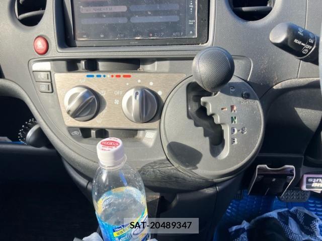 Toyota SIENTA 2011-11 7980996-19