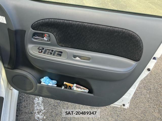 Toyota SIENTA 2011-11 7980996-7