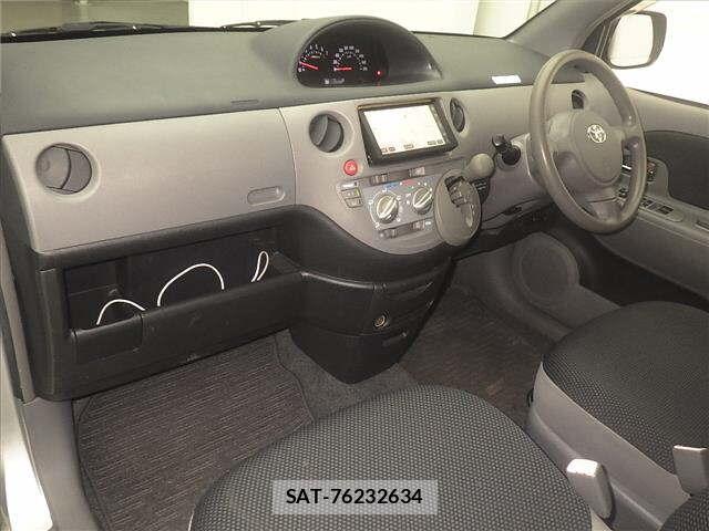 Toyota SIENTA 2005-10 7972172-2