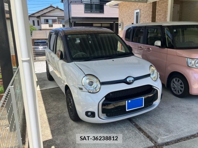 Toyota SIENTA 2013-09 8038249-1