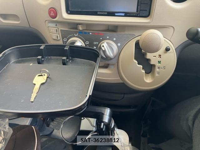 Toyota SIENTA 2013-09 8038249-20