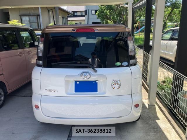 Toyota SIENTA 2013-09 8038249-3