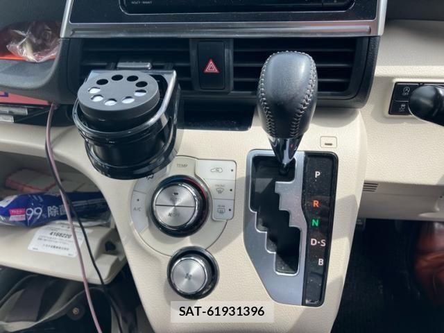 Toyota SIENTA 2018-01 8038237-16