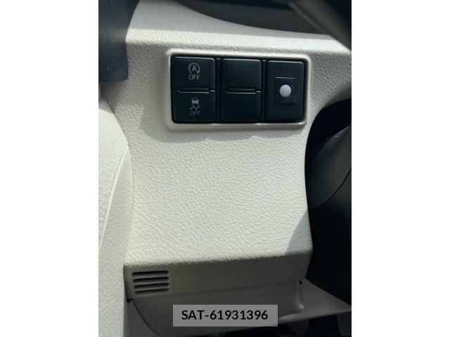 Toyota SIENTA 2018-01 8038237-17