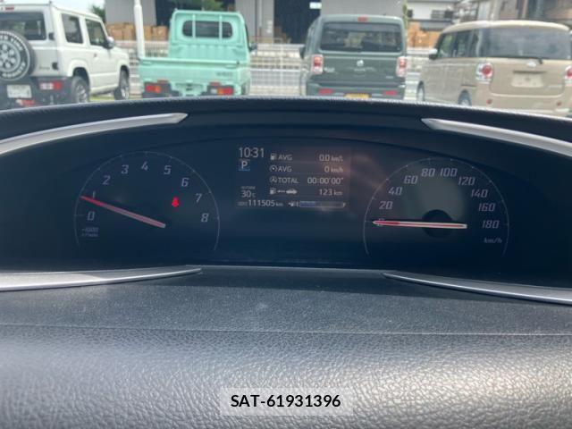Toyota SIENTA 2018-01 8038237-21