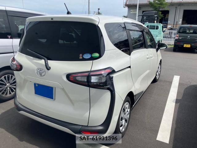 Toyota SIENTA 2018-01 8038237-5