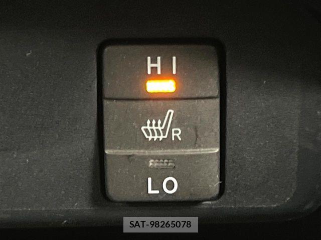 Toyota SIENTA 2016-01 8038234-3