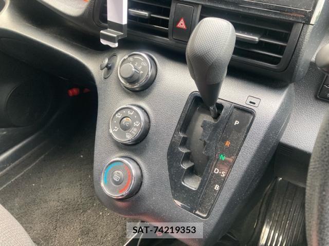 Toyota SIENTA 2018-10 8038238-23