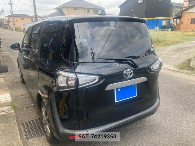 Toyota SIENTA 2018-10 8038238-4