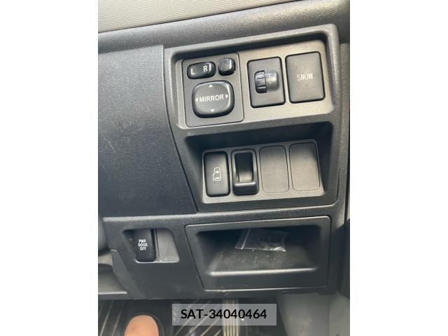 Toyota SIENTA 2007-07 8038255-17