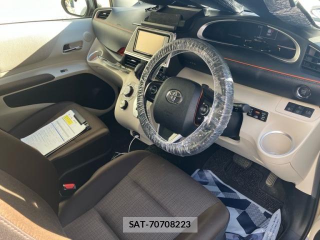 Toyota SIENTA 2022-04 8038224-10