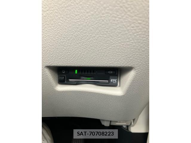 Toyota SIENTA 2022-04 8038224-14