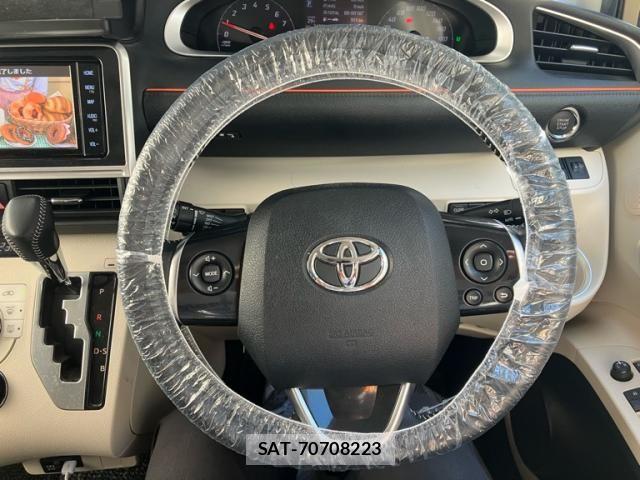 Toyota SIENTA 2022-04 8038224-15