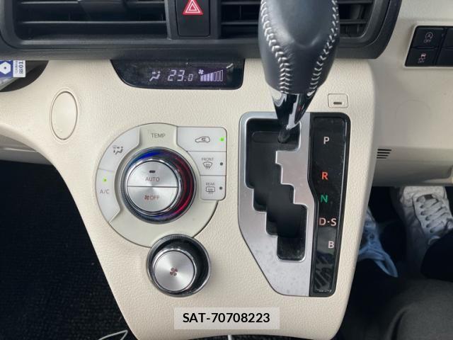 Toyota SIENTA 2022-04 8038224-18