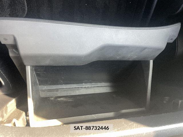 Toyota SIENTA 2019-01 8038231-18