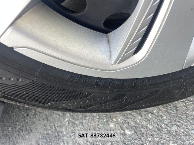 Toyota SIENTA 2019-01 8038231-21