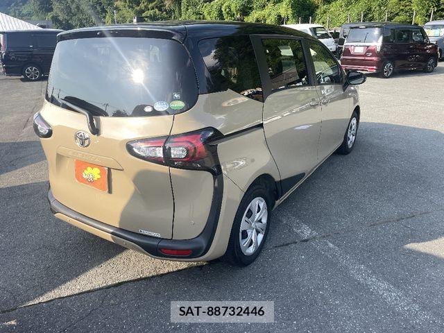 Toyota SIENTA 2019-01 8038231-2