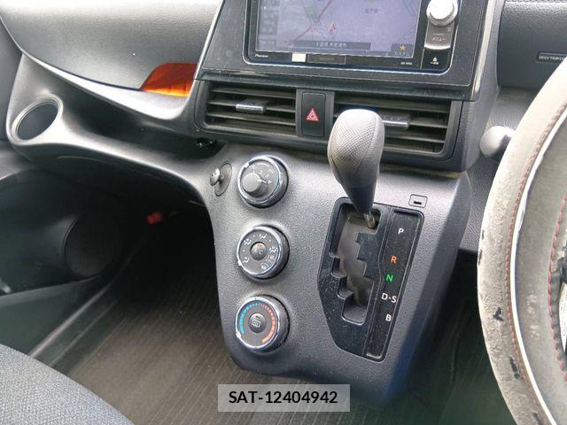 Toyota SIENTA 2018-07 8038241-9