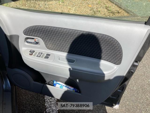 Toyota SIENTA 2008-07 8038258-12
