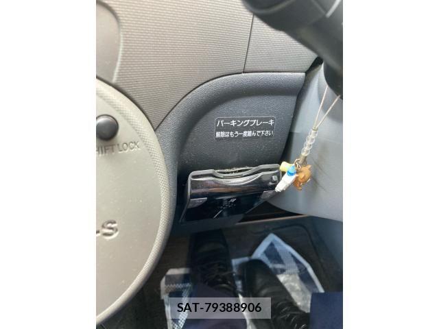 Toyota SIENTA 2008-07 8038258-16
