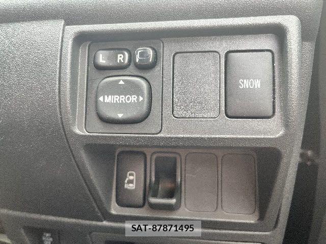Toyota SIENTA 2013-01 8038242-10