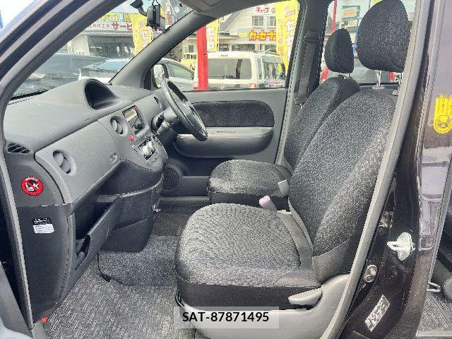 Toyota SIENTA 2013-01 8038242-12