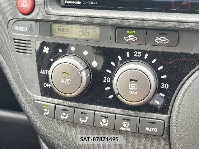 Toyota SIENTA 2013-01 8038242-14