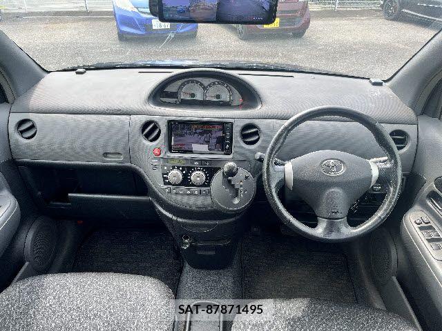 Toyota SIENTA 2013-01 8038242-1
