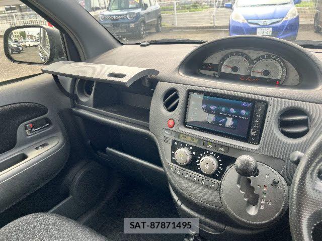 Toyota SIENTA 2013-01 8038242-21