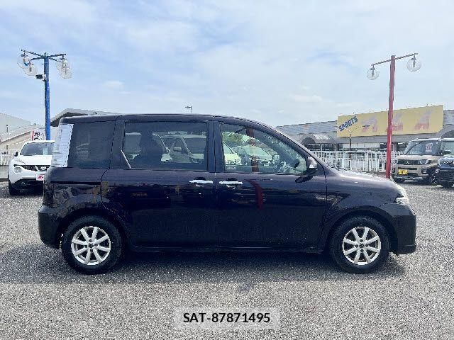 Toyota SIENTA 2013-01 8038242-23