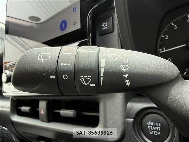 Toyota SIENTA 2025-04 8038217-24