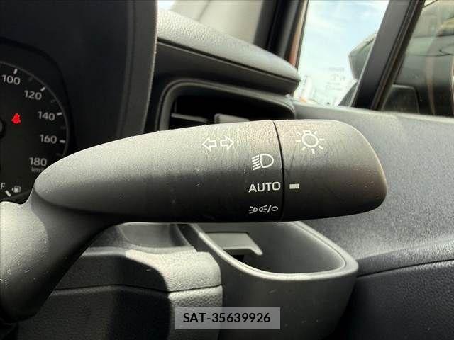 Toyota SIENTA 2025-04 8038217-25