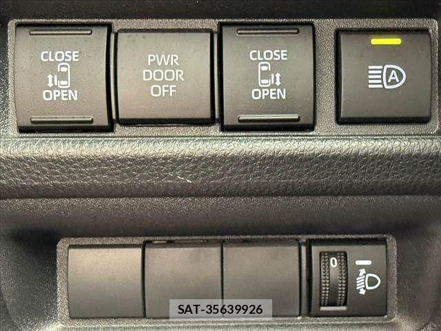 Toyota SIENTA 2025-04 8038217-4