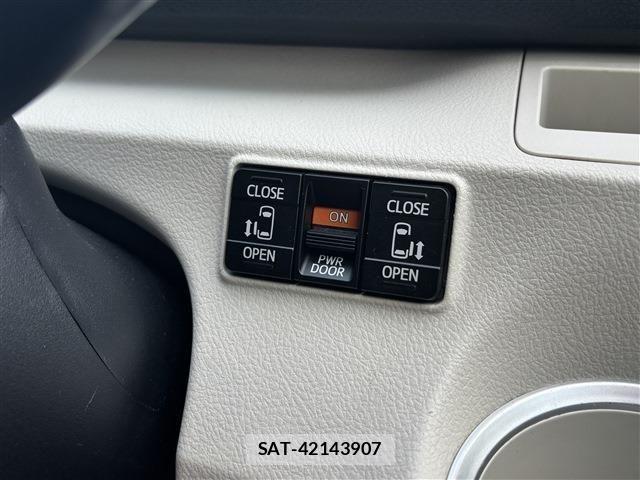 Toyota SIENTA 2016-12 8038233-10