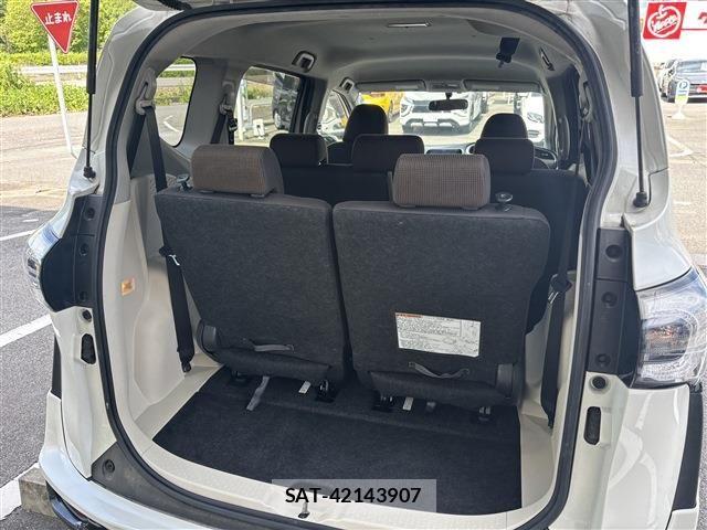 Toyota SIENTA 2016-12 8038233-15